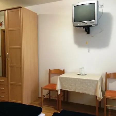 Tourist Farm Salamun 팜스테이 바노브치