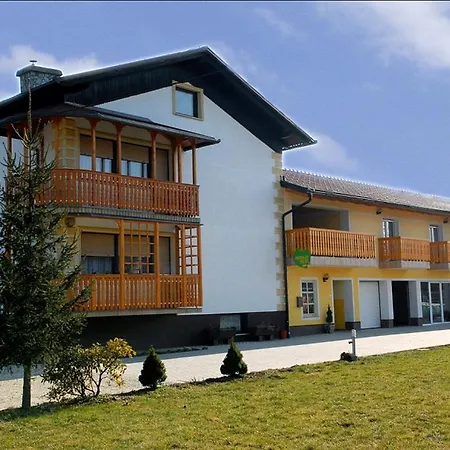 Tourist Farm Salamun
