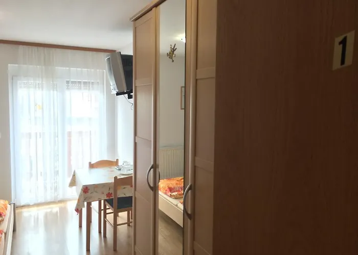 Tourist Farm Salamun בית חווה