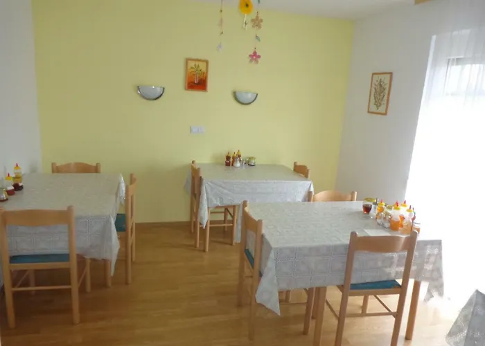 בית חווה Tourist Farm Salamun בנובצי